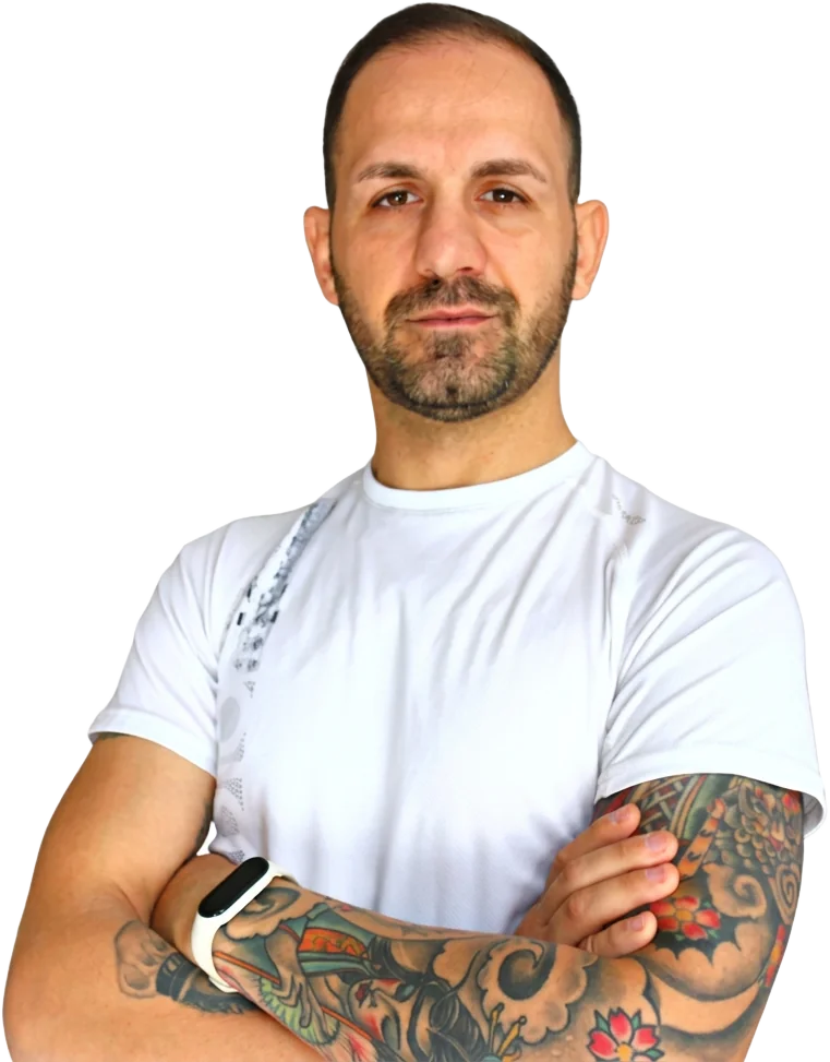 Gianluca Mazzeo personal trainer a Giarre nello studio dentro 360 Gym & Olistic